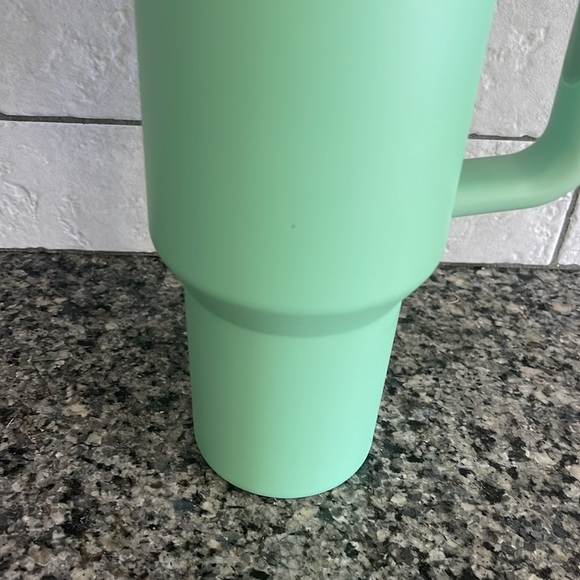 Stanley Jade Green 40 ounce quencher - Picture 2 of 8